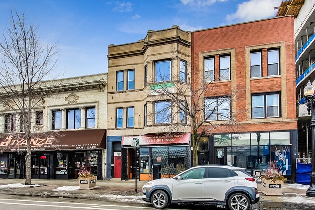 property at 4621 N Broadway