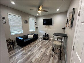 4803 35th Cir in Tampa, FL - Building Photo - Building Photo