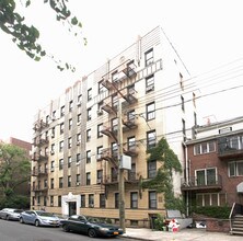 1746 E 13th St in Brooklyn, NY - Foto de edificio - Building Photo
