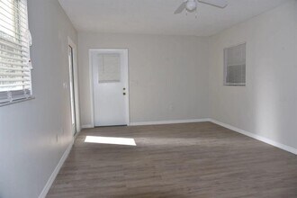 3409 22nd St Ct W in Bradenton, FL - Building Photo - Building Photo