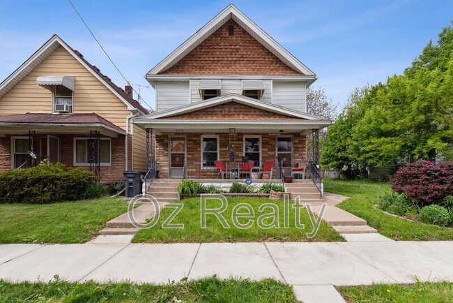 property at 223 E Weber St