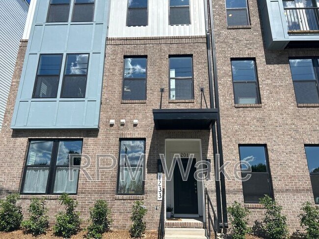 1233 S Blount St in Raleigh, NC - Building Photo - Building Photo