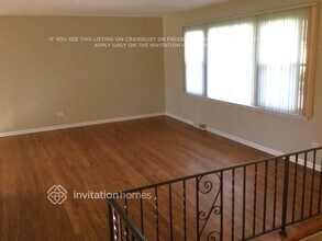 1430 S Chestnut Dr in Mount Prospect, IL - Building Photo - Building Photo
