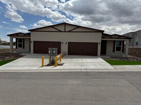 429 Morrison Rd in Sunland Park, NM - Building Photo