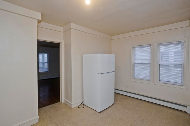 152 Kensington Ave in Springfield, MA - Foto de edificio - Building Photo