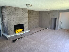 813 Roosevelt St in South Bend, IN - Foto de edificio - Building Photo