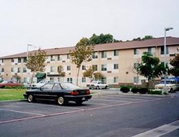 4121 Katella Ave in Los Alamitos, CA - Foto de edificio