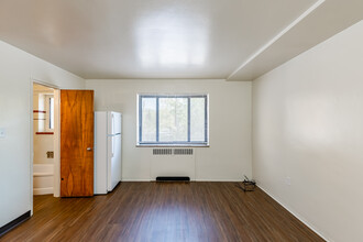 Abbeyville Apartments in Pittsburgh, PA - Building Photo - Interior Photo