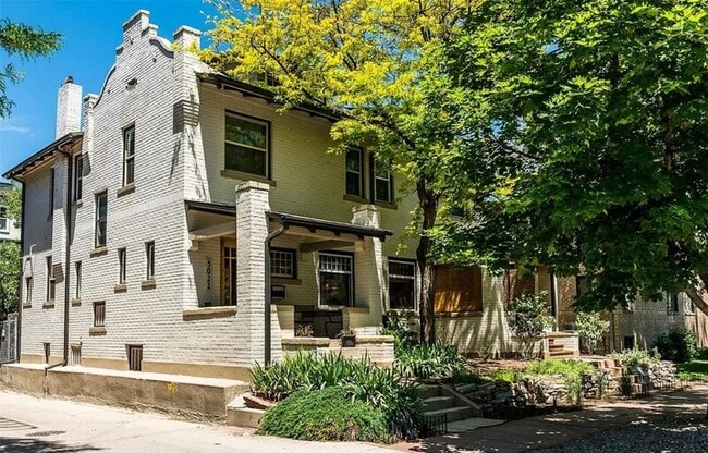 property at 3021 E 16th Ave