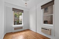 281 W 11th St in New York, NY - Building Photo - Building Photo