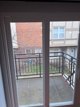 7256 N Rogers Ave in Chicago, IL - Foto de edificio - Building Photo