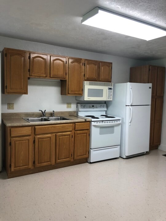 112 April St in Irwin, PA - Building Photo