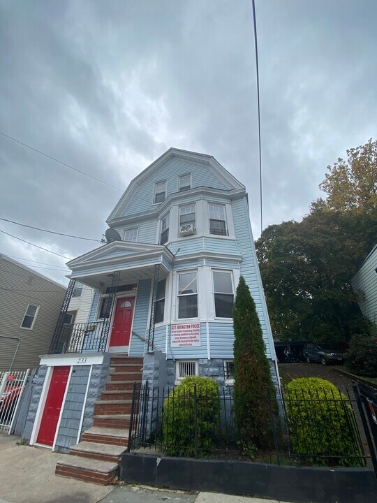 233 21st St, Unit 2 in Irvington, NJ - Foto de edificio