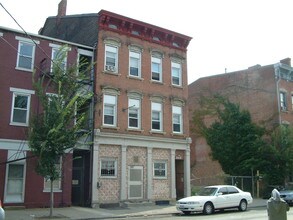 116 E McMicken Ave in Cincinnati, OH - Building Photo - Building Photo