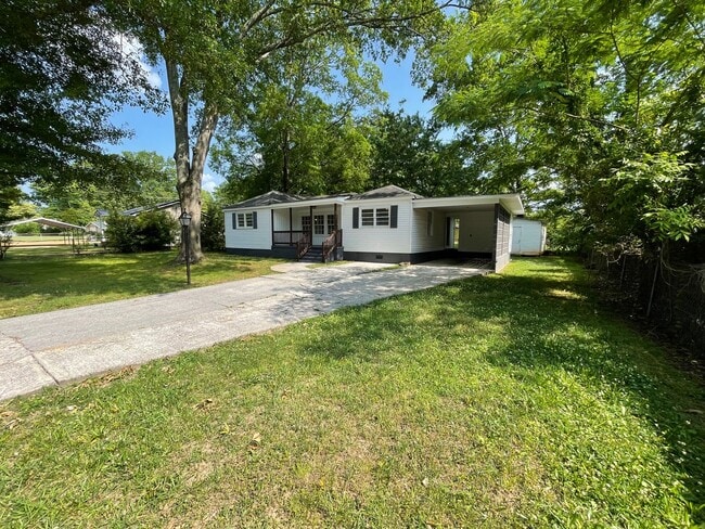 413 W Girard Ave in Cedartown, GA - Building Photo - Building Photo