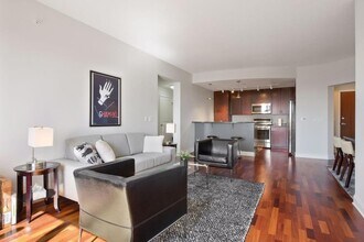 100 3rd Ave S in Minneapolis, MN - Building Photo - Building Photo