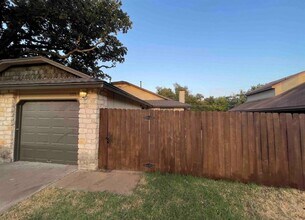 1725 Horseshoe Cir in Round Rock, TX - Building Photo - Building Photo