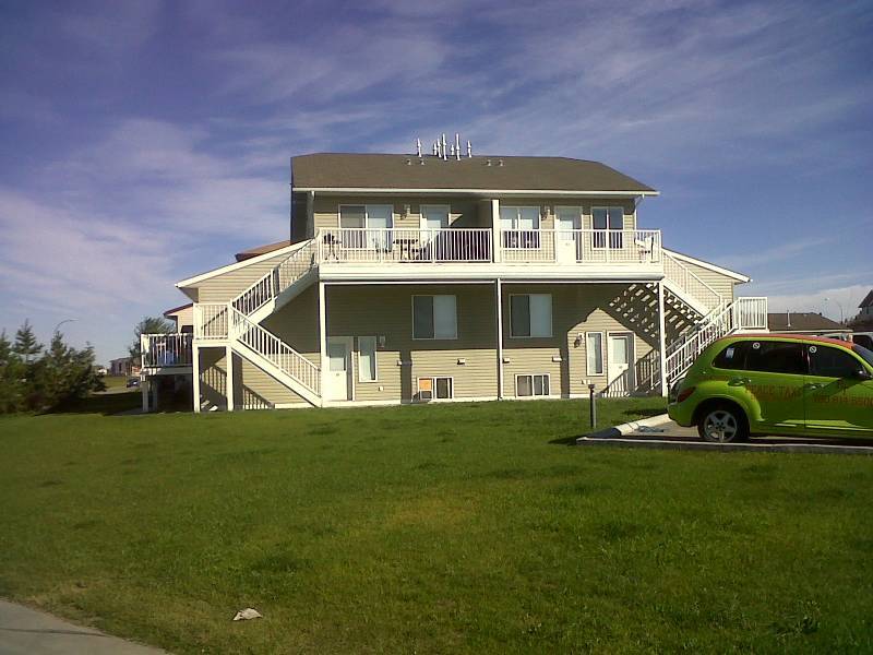 9230 93 Ave in Grande Prairie, AB - Building Photo