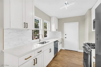 3211 W 121st St in Cleveland, OH - Building Photo - Building Photo