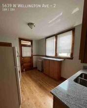 5639 W Wellington Ave in Chicago, IL - Building Photo - Building Photo