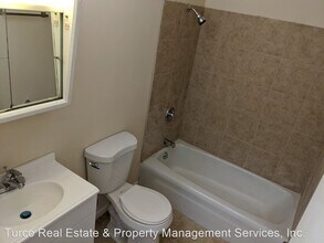 240 Tedmark Ct in Kankakee, IL - Building Photo - Building Photo