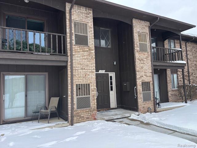 property at 250 E Thirteen Mile Rd