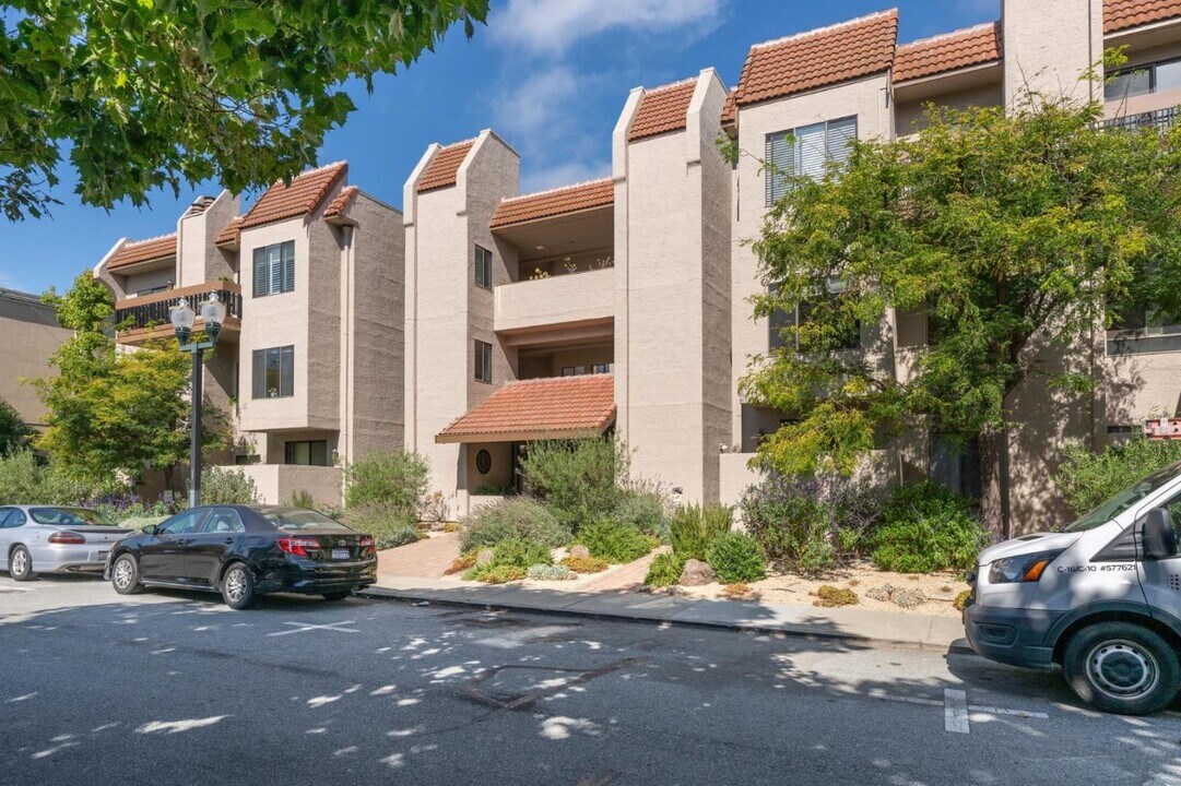 217 8th Ave in San Mateo, CA - Building Photo