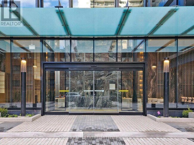 127 Broadway Ave in Toronto, ON - Building Photo - Building Photo