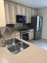 1303 Lakeview Dr E in Royal Palm Beach, FL - Building Photo - Building Photo