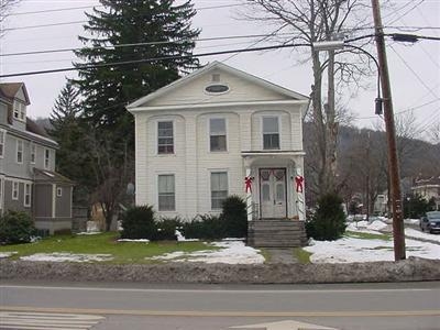 104 S Broad St in Norwich, NY - Building Photo