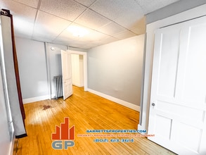 386 N Main St, Unit 5 in Barre, VT - Building Photo - Building Photo