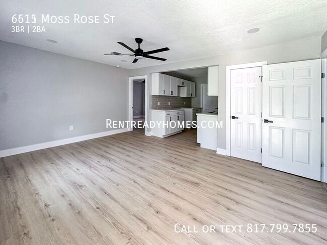 6615 Moss Rose St in Houston, TX - Foto de edificio - Building Photo