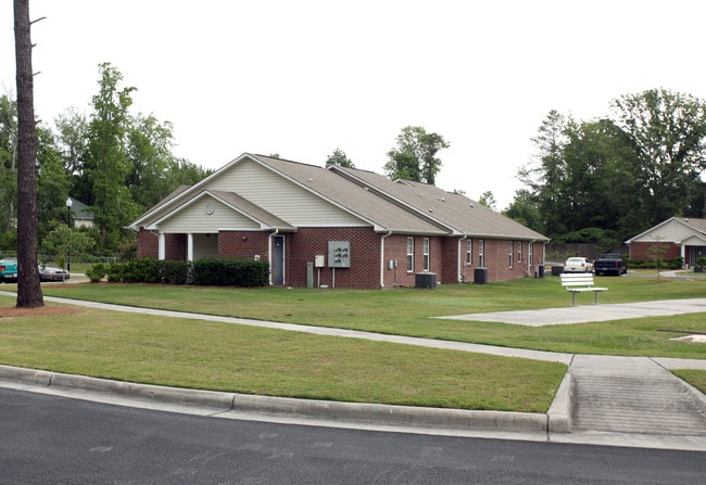 Canebreak Apartments in Wilmington, NC - Foto de edificio - Building Photo