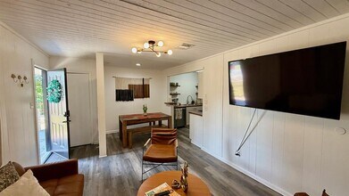 1802 E University Ave in Georgetown, TX - Building Photo - Building Photo