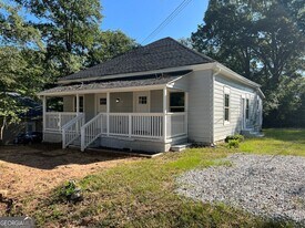 6104 Blair St NE in Covington, GA - Building Photo