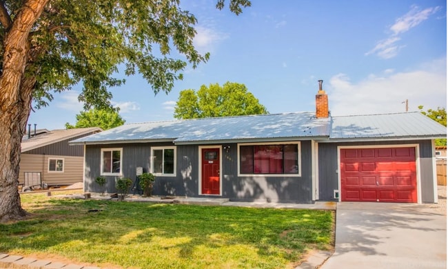 property at 1609 N Plateau Ave