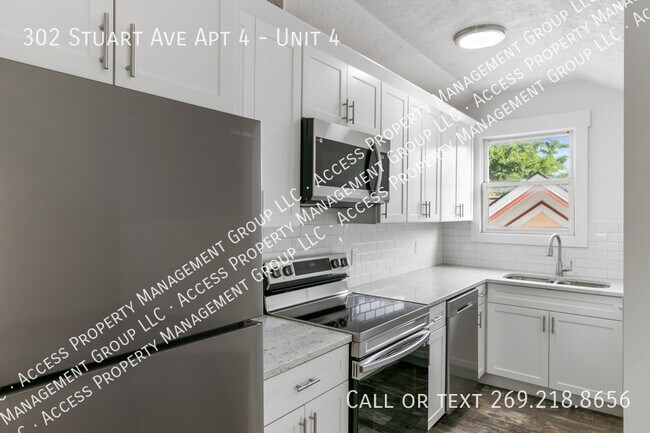 302 Stuart Ave in Kalamazoo, MI - Building Photo - Building Photo