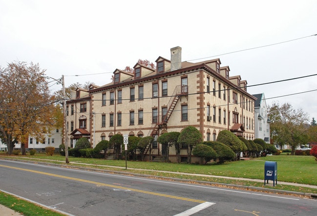 804 Farmington Ave in West Hartford, CT - Building Photo - Building Photo