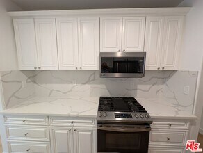 1109 S La Peer Dr in Los Angeles, CA - Building Photo - Building Photo