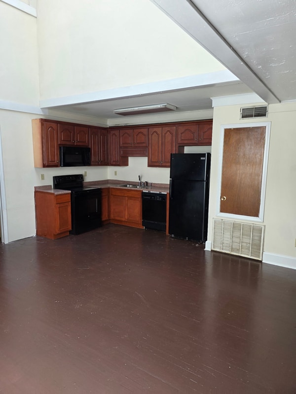 2306 University Blvd