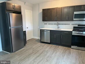 532 E Mayland St in Philadelphia, PA - Foto de edificio - Building Photo