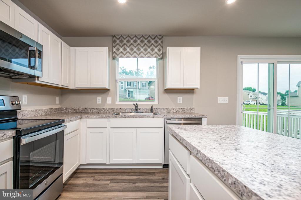 214 SPRING in Strasburg, VA - Building Photo