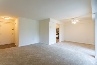 Columbia Pointe in Columbia, MD - Building Photo - Interior Photo