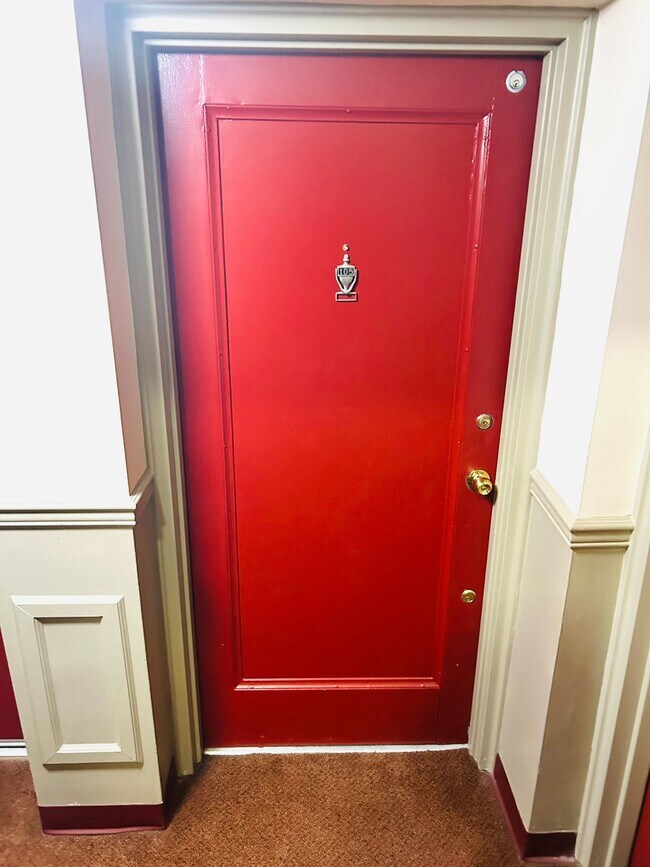 1577 N Colonial Terrace in Arlington, VA - Building Photo - Building Photo