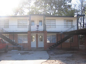 702 Wainwright St Apartments