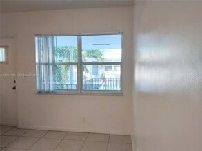 1300 N 17th Ave in Hollywood, FL - Building Photo - Building Photo