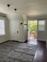2302 Richland Ave, Unit GuestHouse in Los Angeles, CA - Foto de edificio - Building Photo
