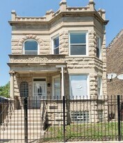3852 W Monroe St in Chicago, IL - Building Photo