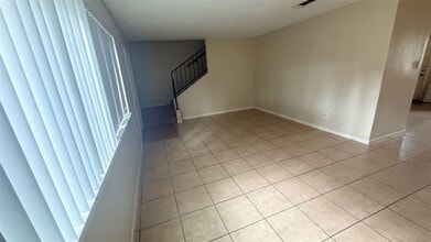 2155 Hazlitt Dr in Houston, TX - Foto de edificio - Building Photo