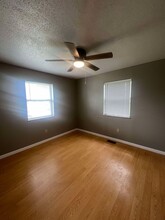 214 S Tom St in Webb City, MO - Building Photo - Building Photo